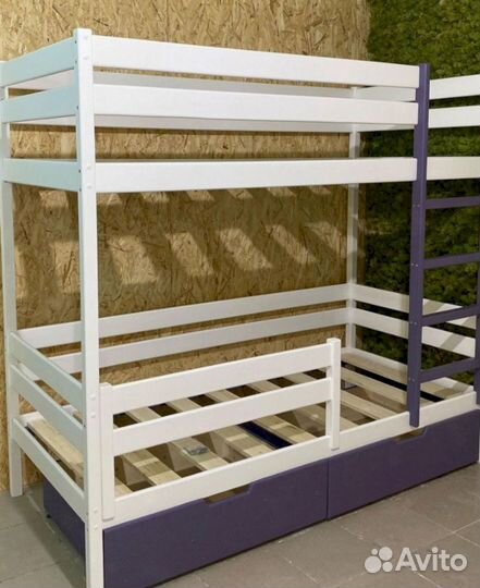 Детская двухъярусная кровать