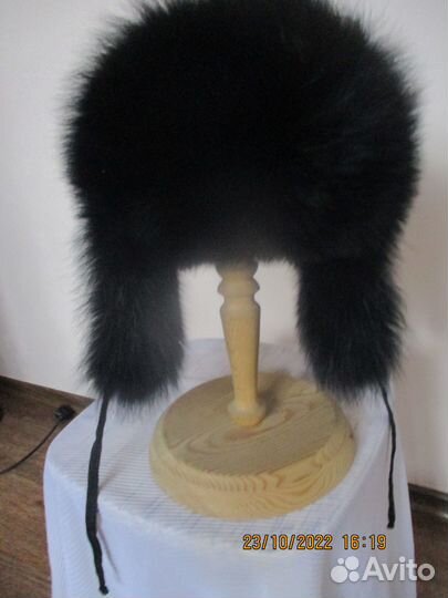 Мужская зимняя кожаная шапка с мехом