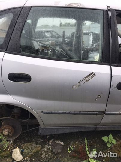 Nissan Almera Tino двери правые