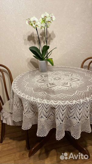 Вязаная скатерть крючком на круглый стол