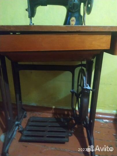 Швейная машина Подольск ножная