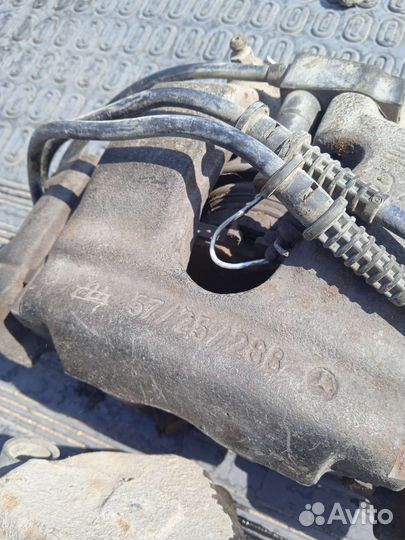 Суппорт передний Мерседес w210