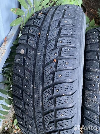 Kumho I'Zen KW22 215/65 R16 98S