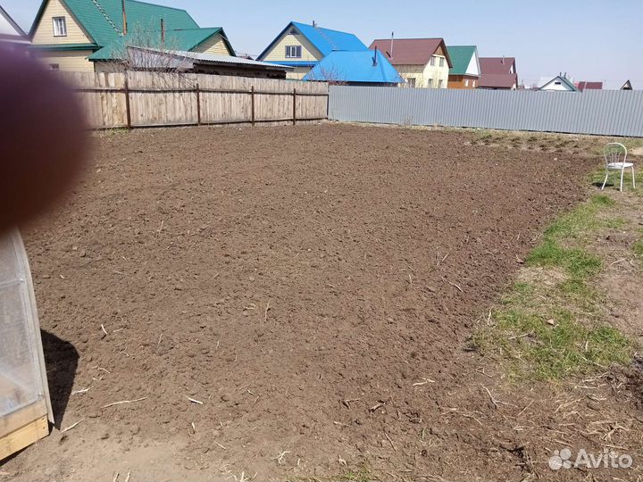 Вспашка земли мотоблоком