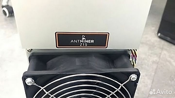 Асик Antminer Z15 PRO 820Ksol/s