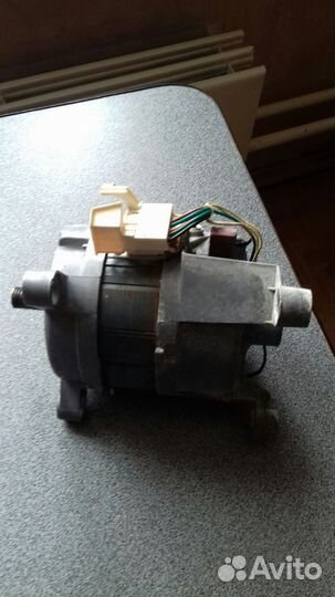 Мотор стиральной машины для Zanussi ZWS6123V