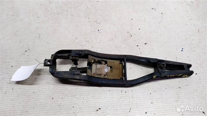 Крепление ручки двери наружней предней правой BMW