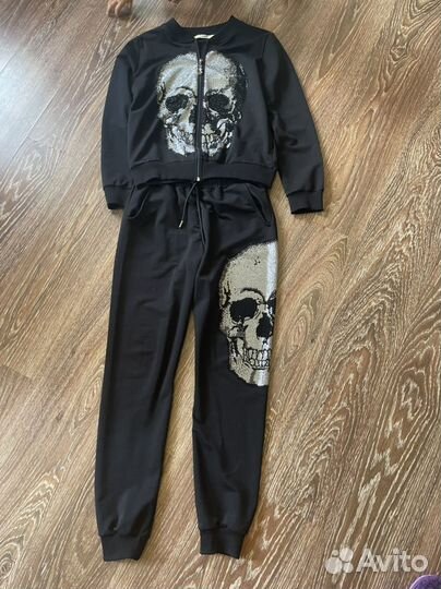 Костюм спортивный