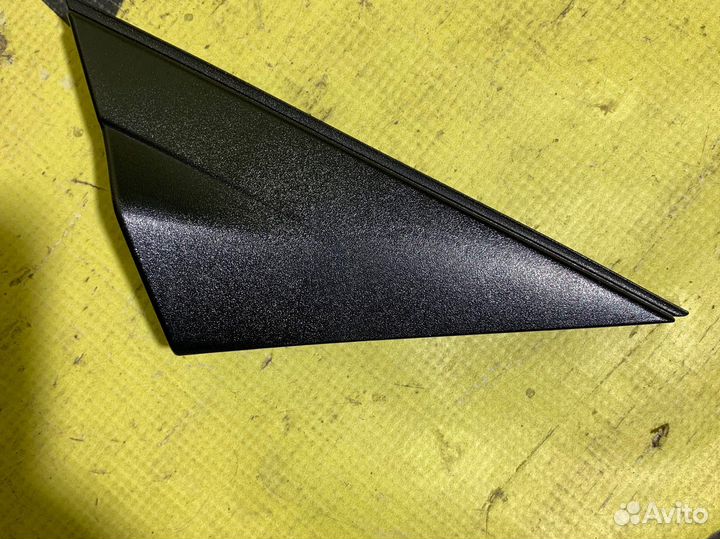 Угалок зеркала правый Хендай Солярис 1