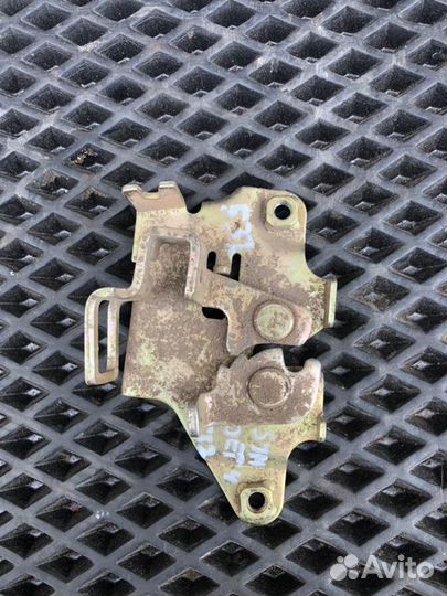 Замок багажника на скутер Sym Jet 50