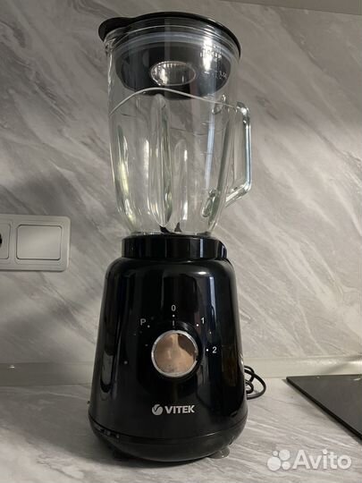 Настольный блендер Vitek VT-1460