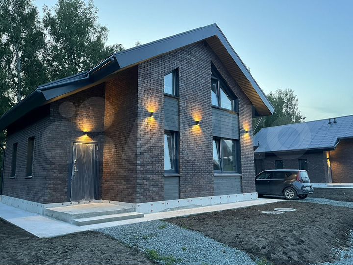 Коттедж 126 м² на участке 8 сот.