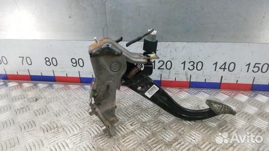 Педаль тормоза hyundai IX35 1 (5BR15O201)