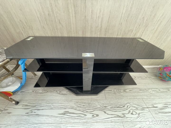 Стол/тумба стеклянная под телевизор