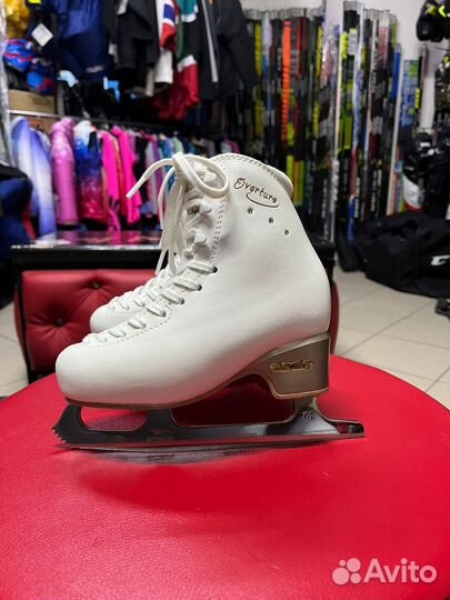 Фигурные коньки Overtute p-200