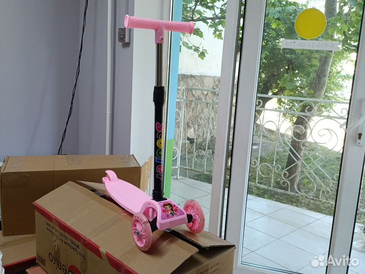 Самокат детский трехколесный новый