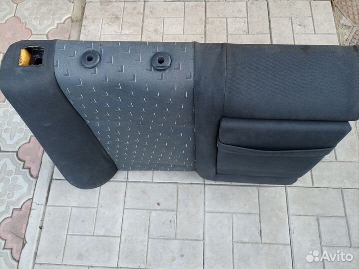 Спинка заднего дивана с подлокотником Octavia Tour