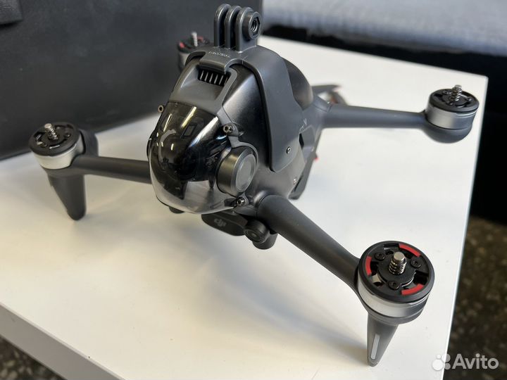 DJI FPV + Fly More Kit