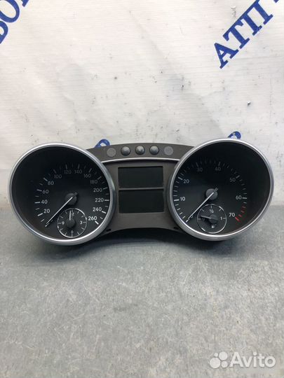 Щиток приборов Mercedes M W164