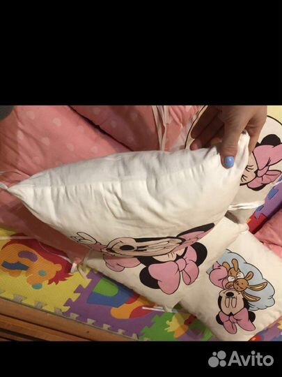 Бортики в кроваткус комлектом