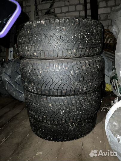 Michelin Latitude X-Ice North 215/55 R16