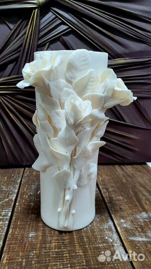 Ваза фарфоровая с розами ручной работы