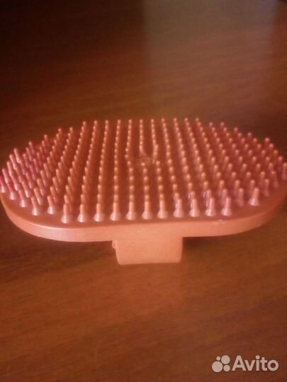 Продам костюм для собаки,миски,чесалки