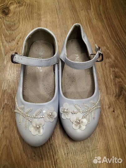 Туфли для девочки 30 размер новые