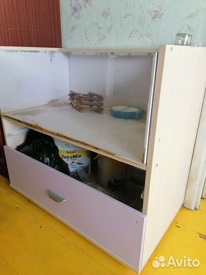 Клетки и стеллаж для животных