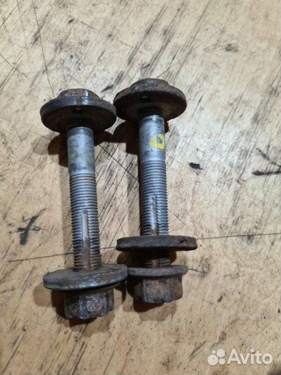 Болт развальный задний Nissan Murano Z51 VQ35DE