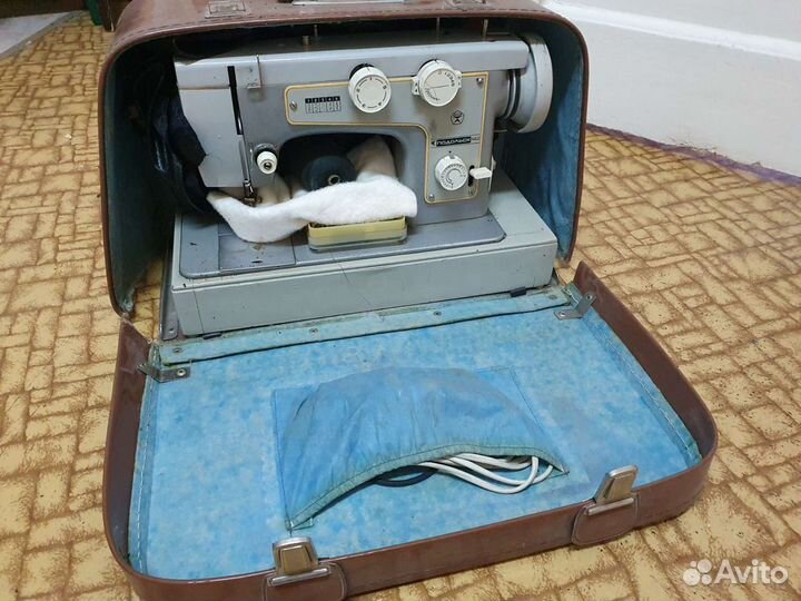 Швейная машина Подольск 142