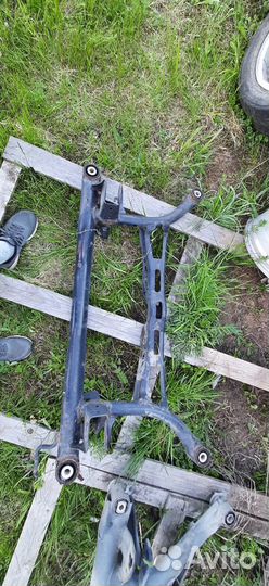 Подрамник задний Volkswagen Tiguan 1