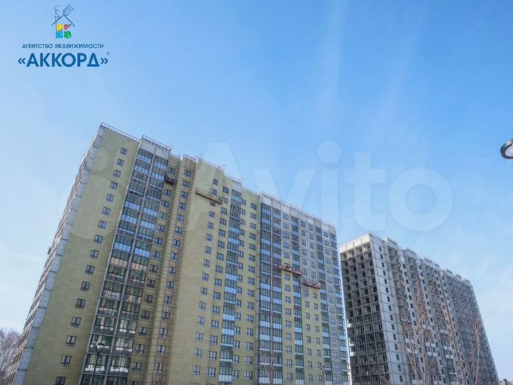 3-к. квартира, 92,8 м², 8/17 эт.