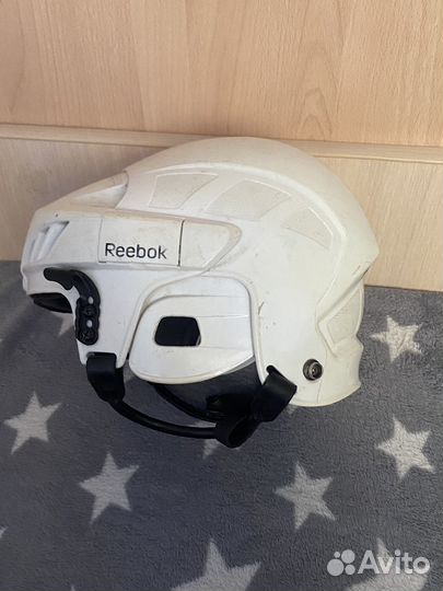 Хоккейный шлем