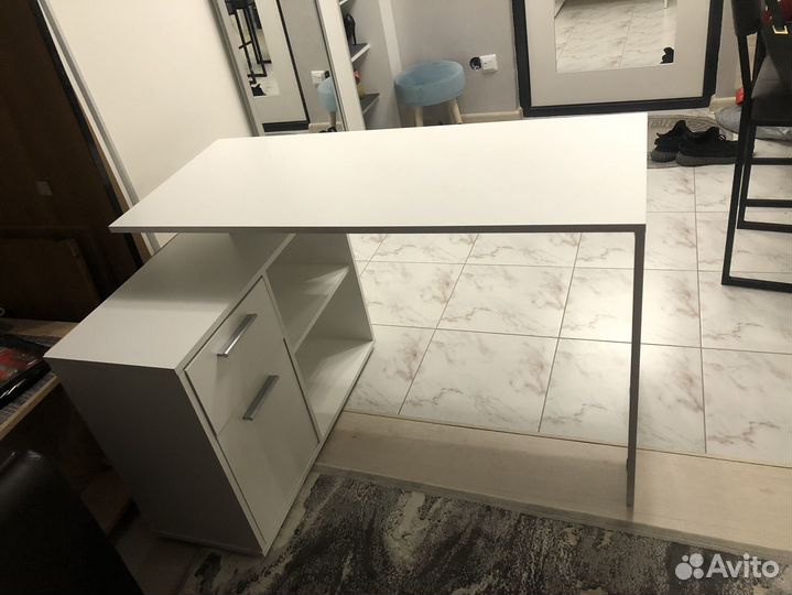 Письменный стол для школьника угловой бу