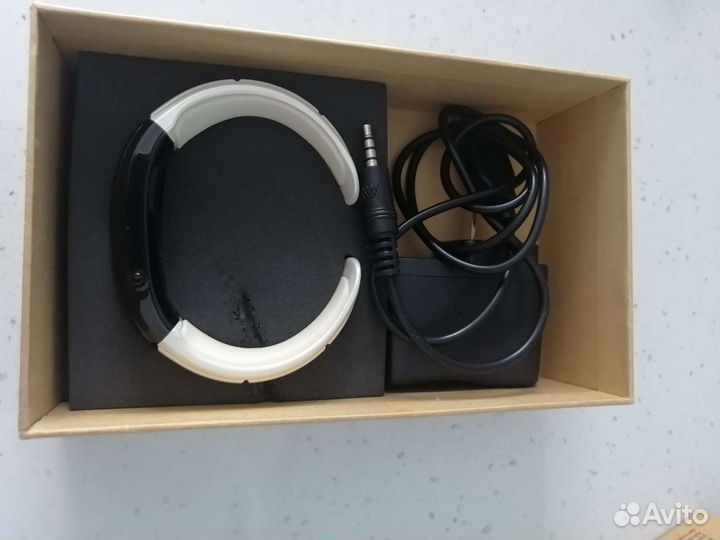 Блютуз браслет