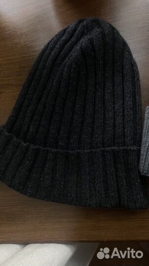 Мужские шапки 4 штуки