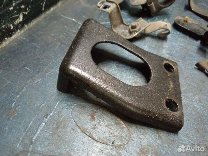 Кронштейн коллектора Kia Spectra