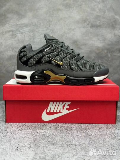 Кроссовки Nike Air Max Tn Plus