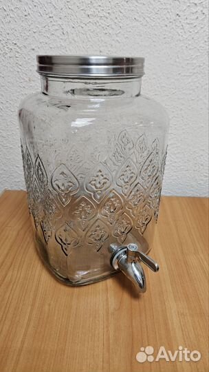 Банка с краном