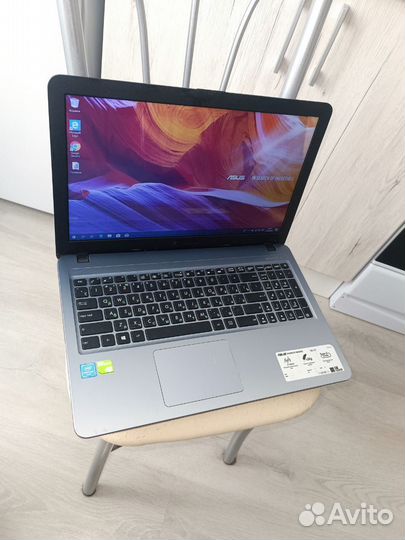 Ноутбук Asus / 4ядра / 810M / 4GB / 256SSD