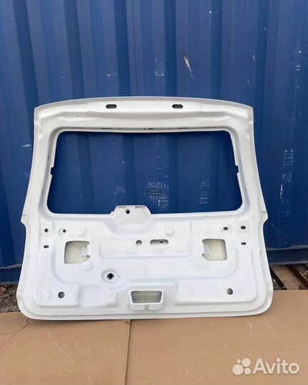 Крышка багажника стеклопластик Chrysler Voyager 4