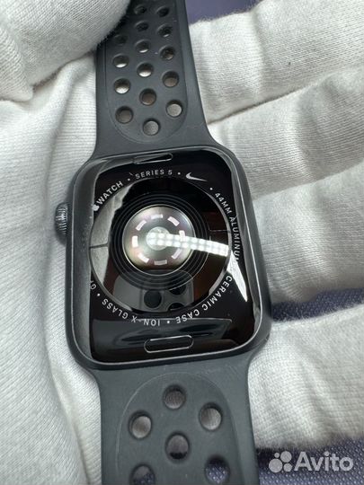 Часы apple Watch 5 44 mm nike