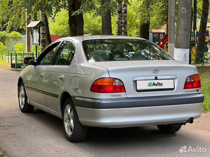 Toyota Avensis 1.6 МТ, 1999, 240 000 км