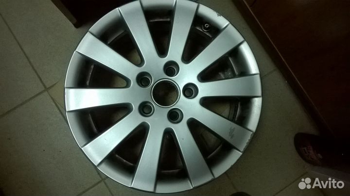 Оригинальный литой диск Volkswagen R16 1шт