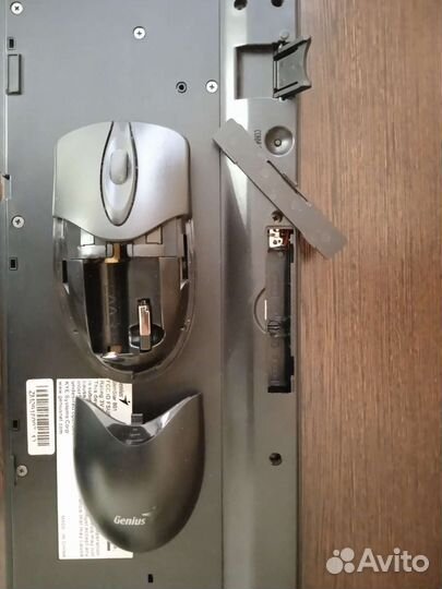 Беспроводная клавиатура и мышь genius