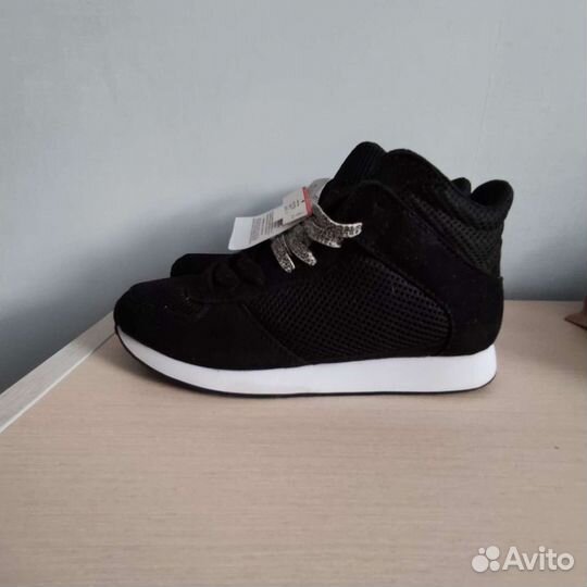 Новые кроссовки