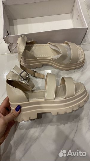 Босоножки 39,41
