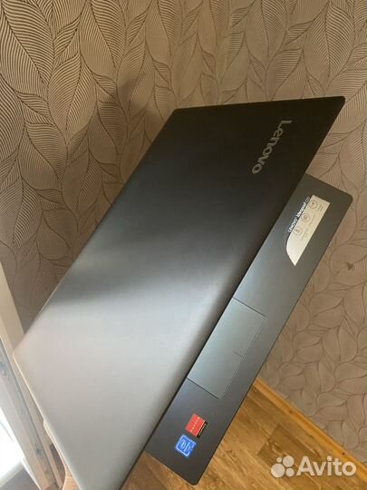 Ноутбук lenovo Radeon 4/512 идеал