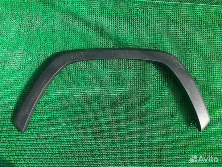 Накладка на крыло передняя левая Toyota Rav4